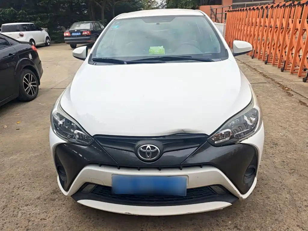 Toyota Yaris L — миниатюра 3