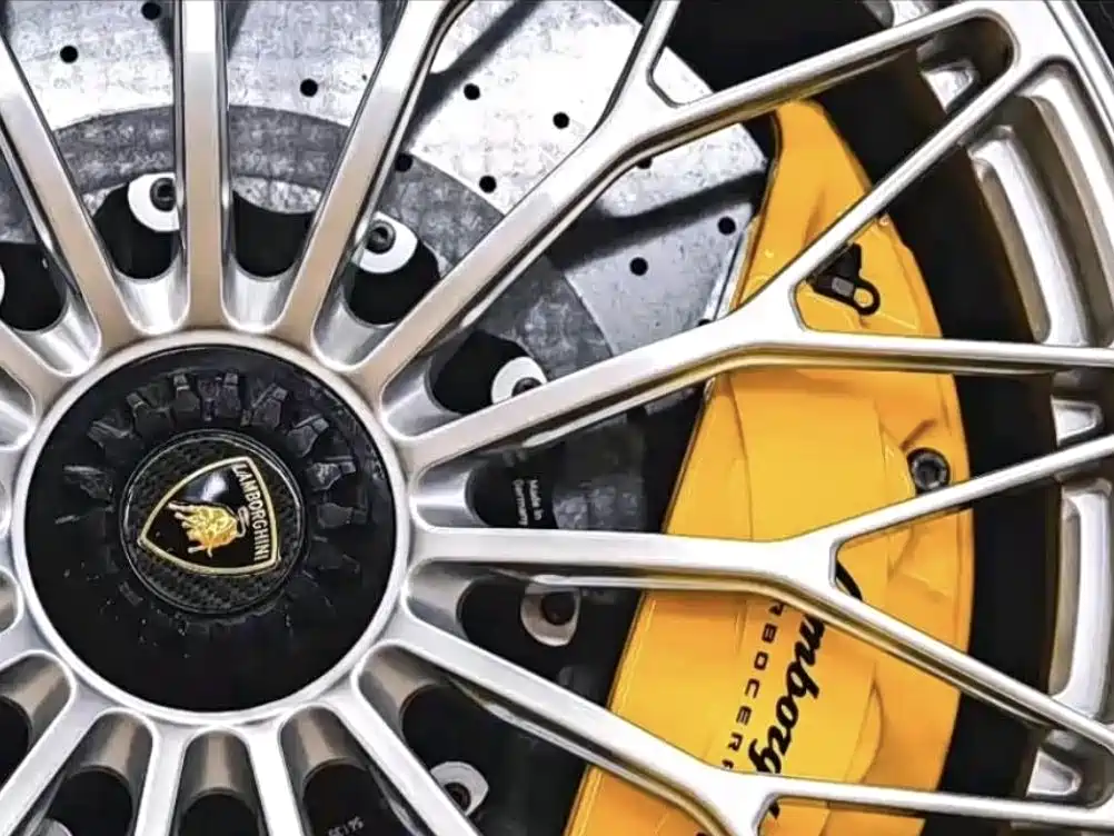 Lamborghini Aventador — миниатюра 6