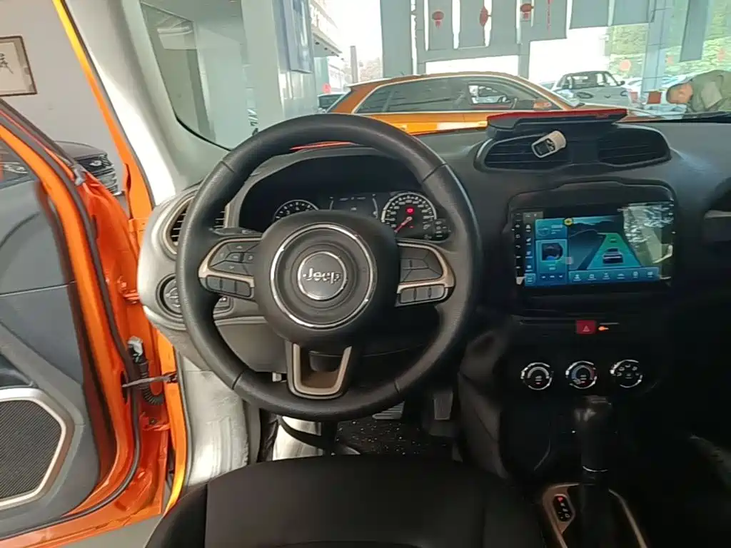 Jeep Renegade — миниатюра 11