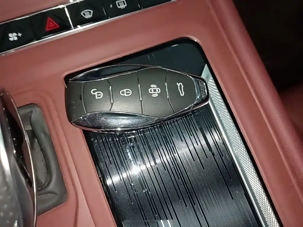 Hongqi Hongqi H5 — миниатюра 9