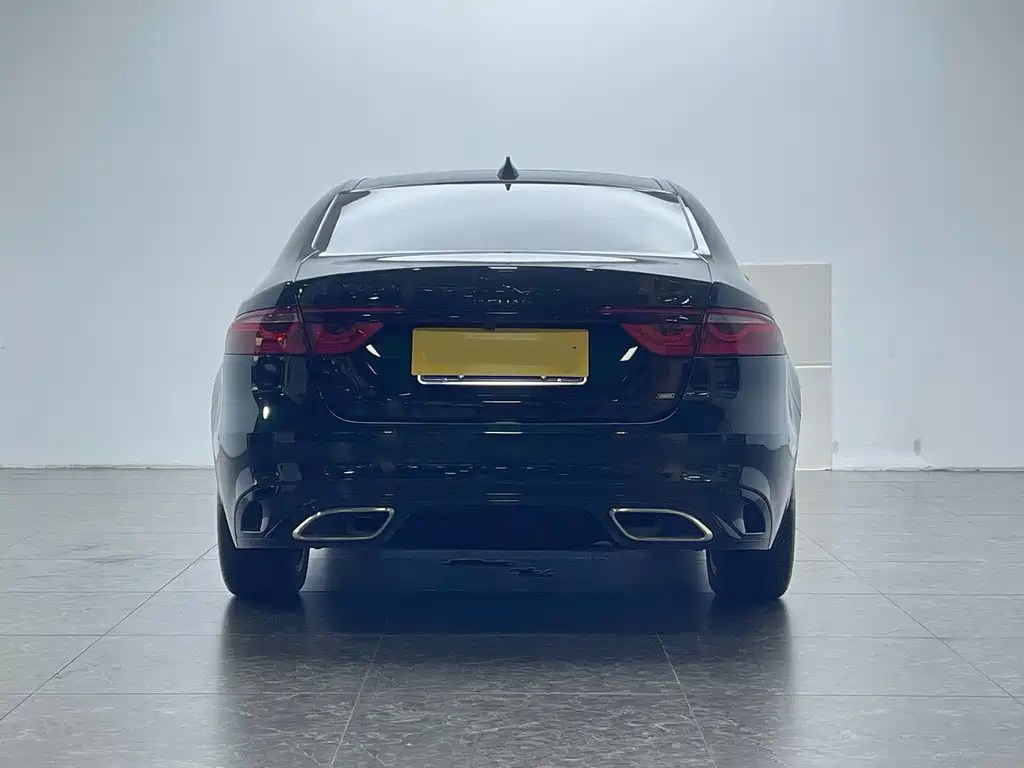 Jaguar XFL — миниатюра 4