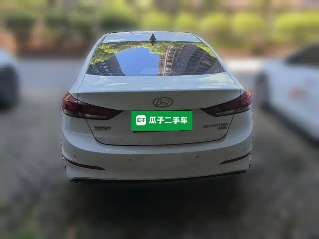 Hyundai Elantra — миниатюра 4