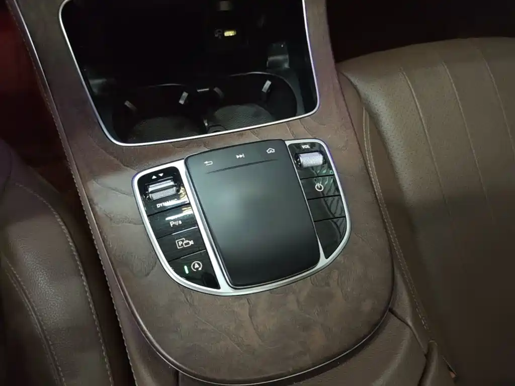 Mercedes-Benz E-Class — миниатюра 14