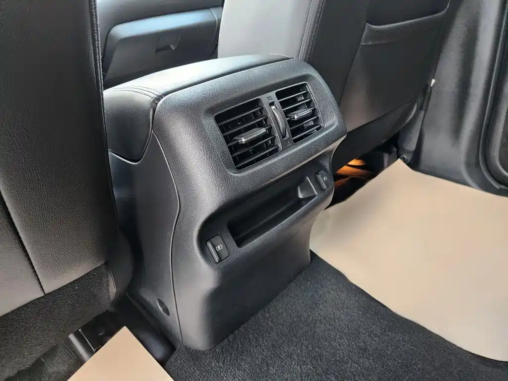 Nissan Terra — миниатюра 12