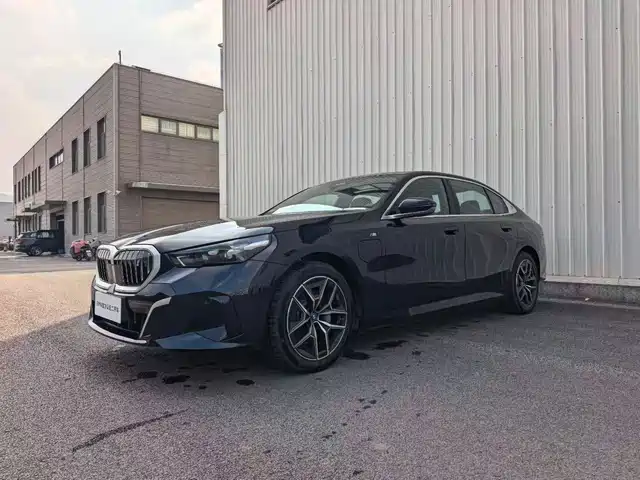 BMW I5 2025