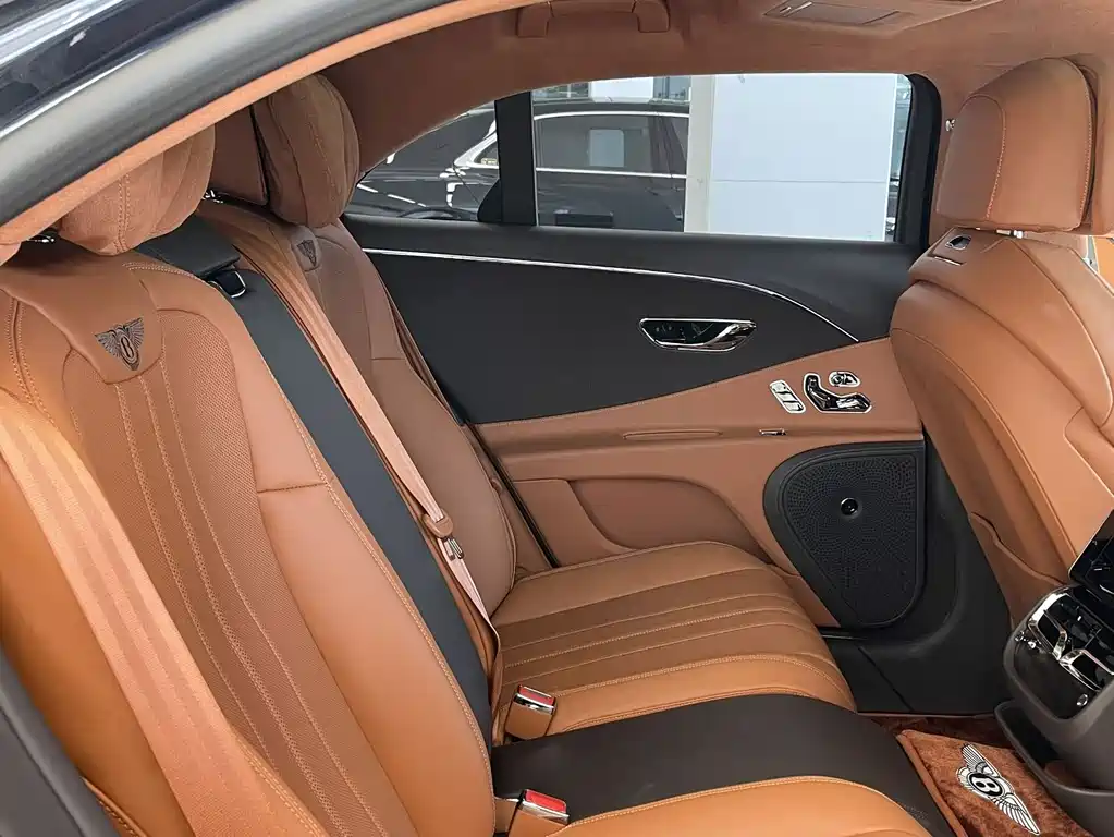 Bentley Flying Spur — миниатюра 10