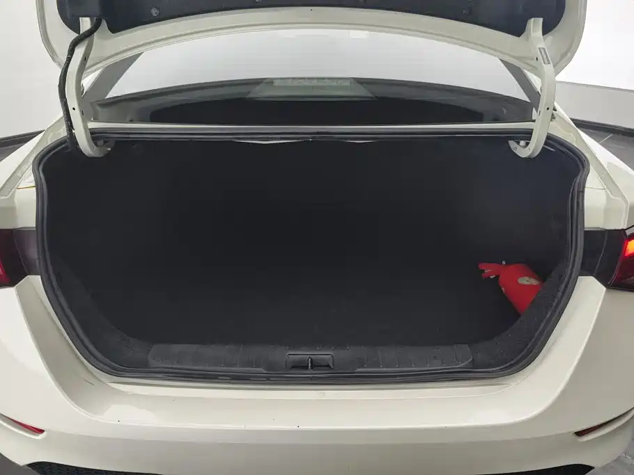 Nissan Sylphy — миниатюра 4