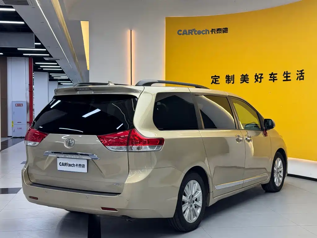 Toyota Sienna — миниатюра 22