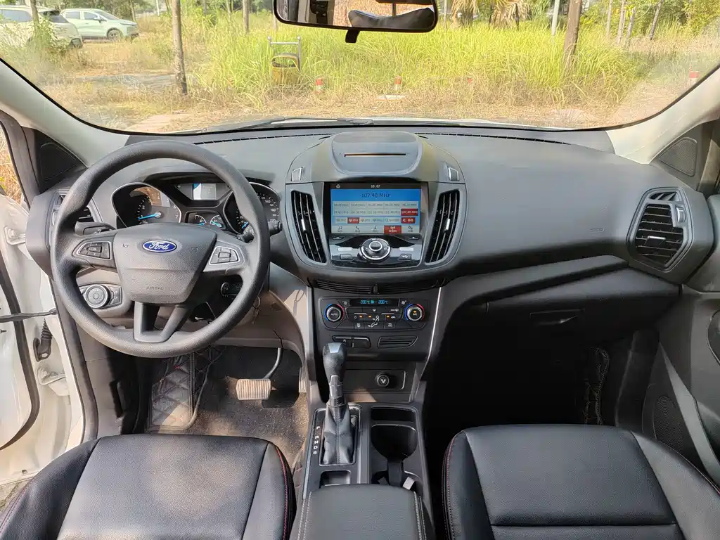 Ford Kuga — миниатюра 7