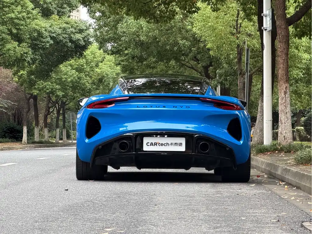 Lotus Emira — миниатюра 17
