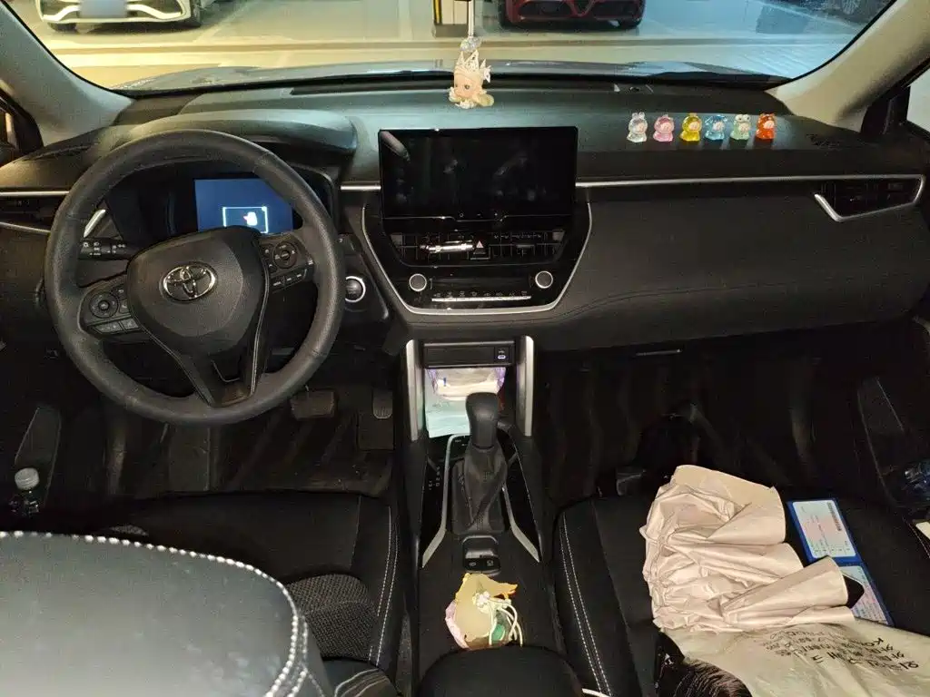 Toyota Corolla Cross — миниатюра 5