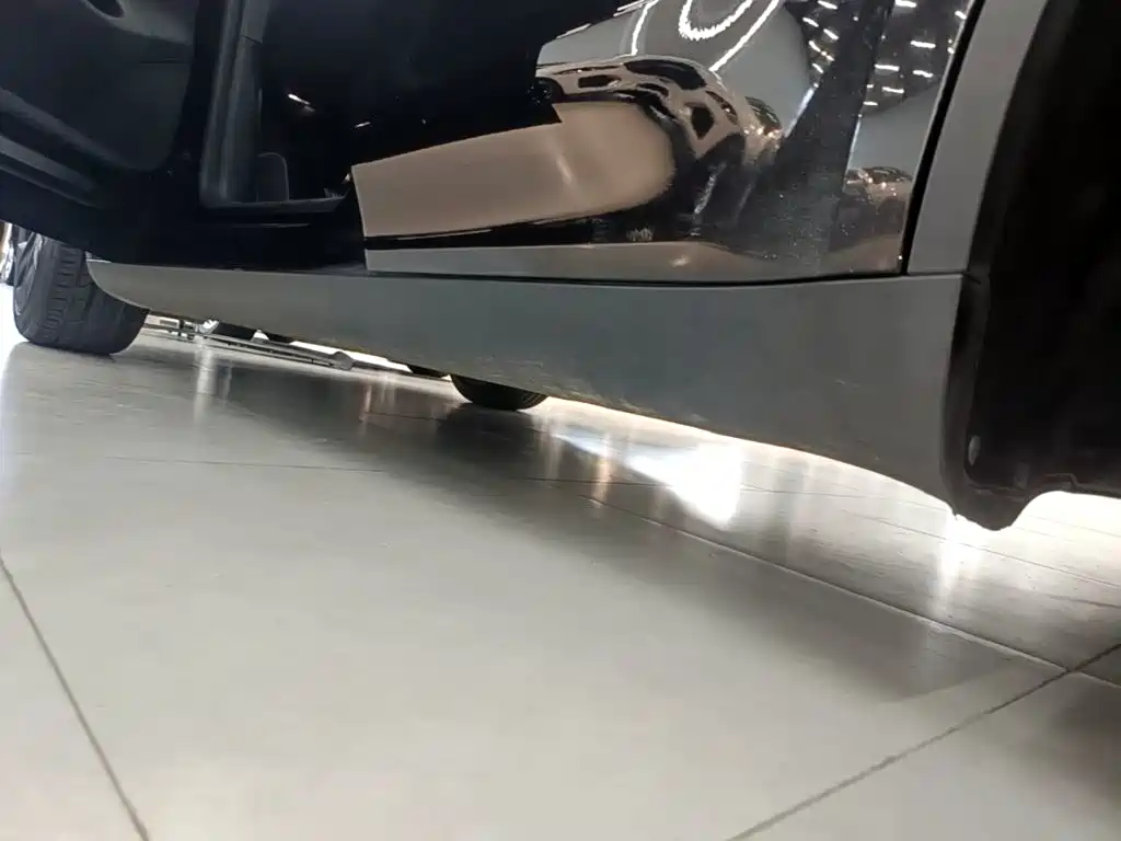 Tesla Model Y — миниатюра 22