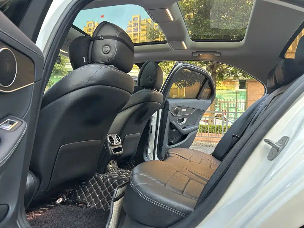 Mercedes-Benz C-Class — миниатюра 10
