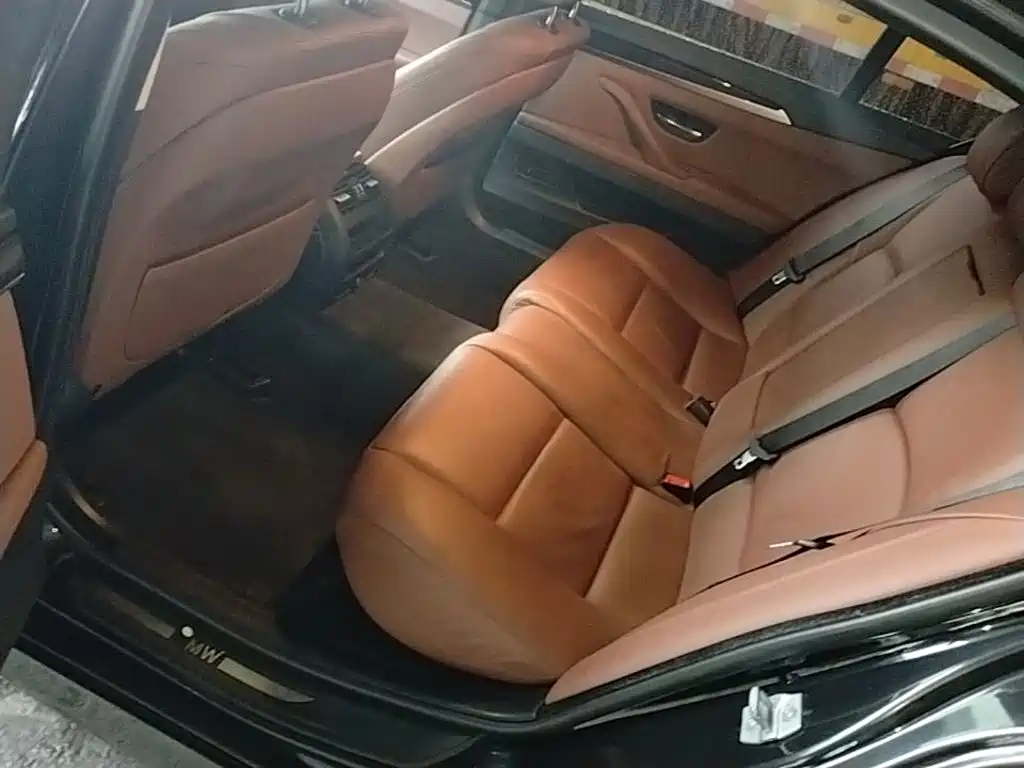 BMW 5 Series — миниатюра 17