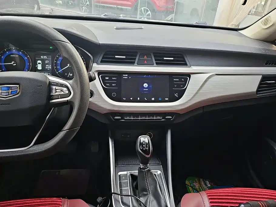 Geely Vision X3 — миниатюра 13
