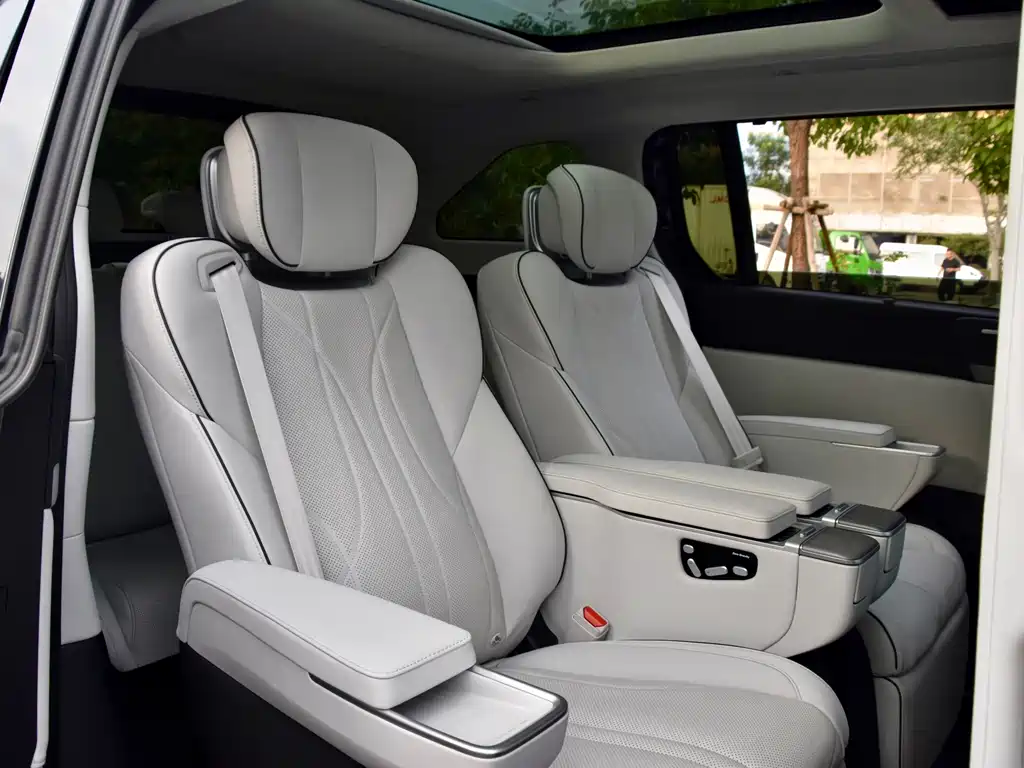 XPeng X9 — миниатюра 15