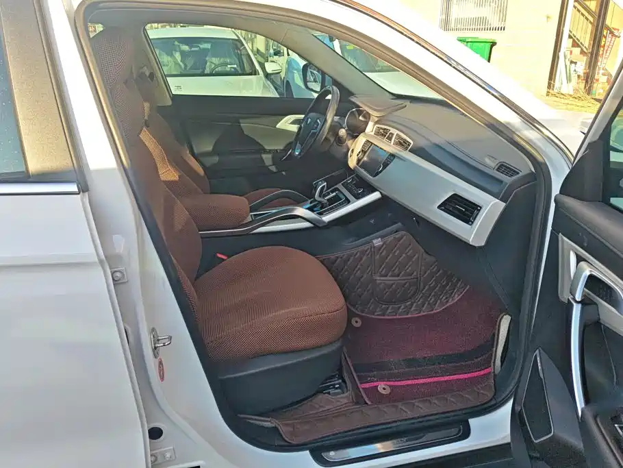 Geely Boyue — миниатюра 8