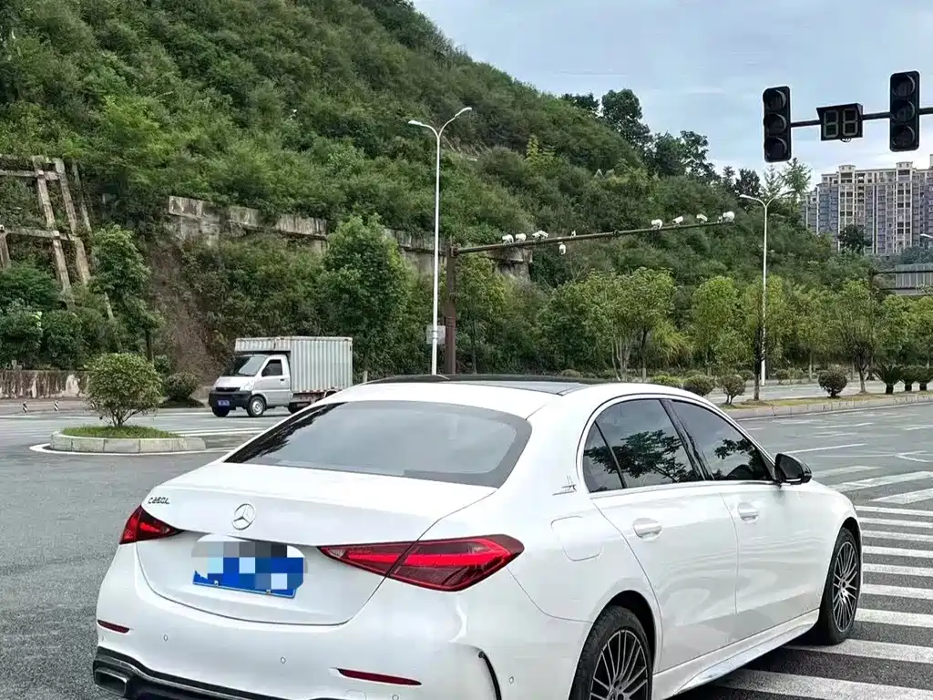 Mercedes-Benz C-Class — миниатюра 6