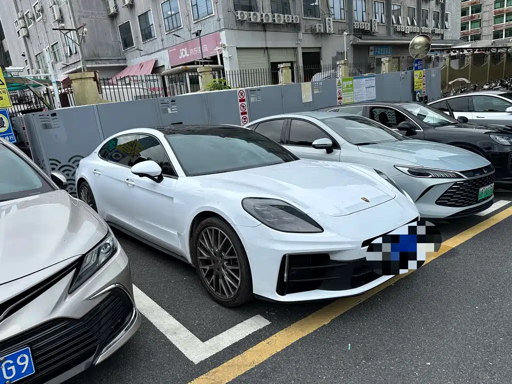 Porsche Panamera — миниатюра 3
