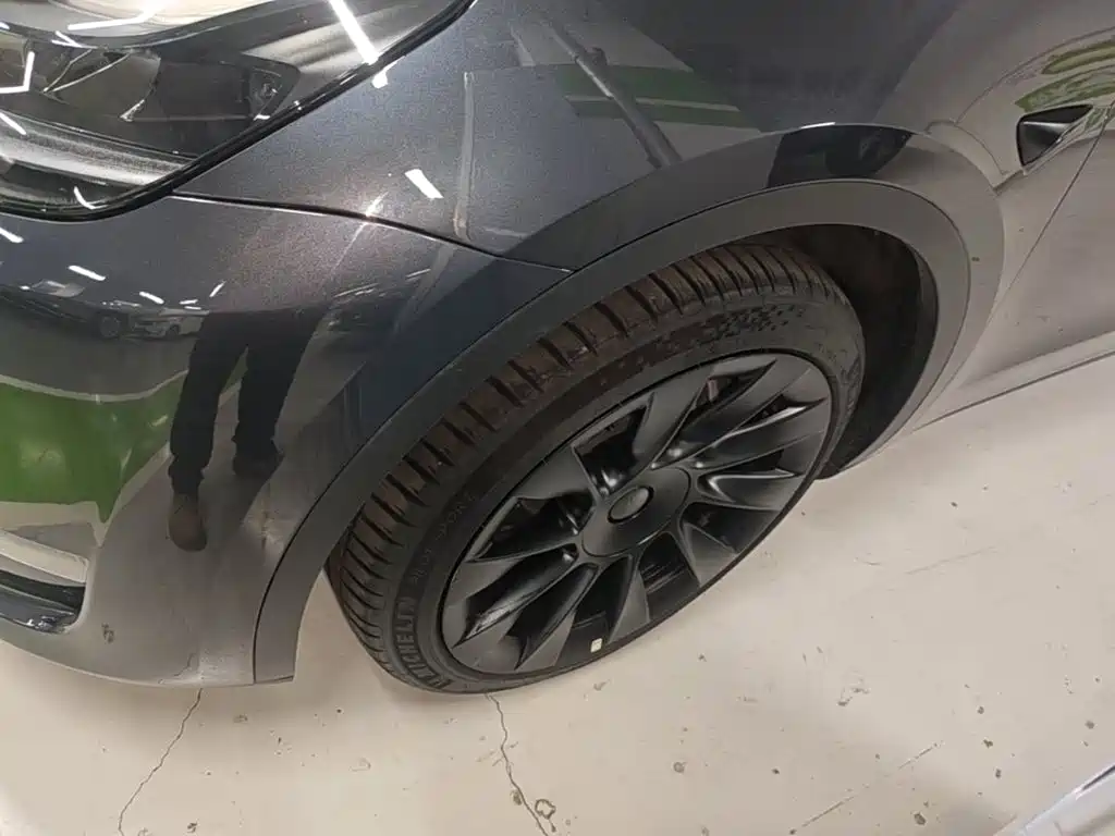 Tesla Model Y — миниатюра 23