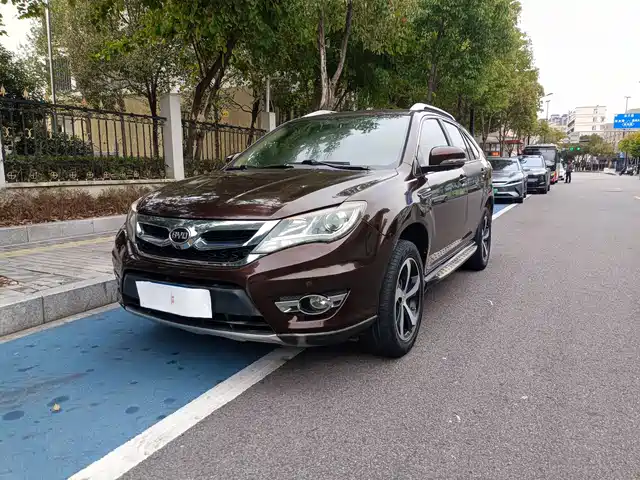 BYD S7