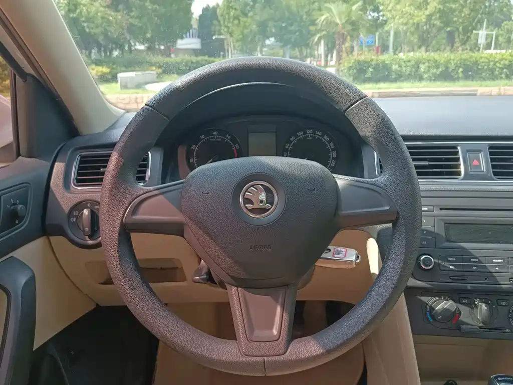 Skoda Rapid — миниатюра 13