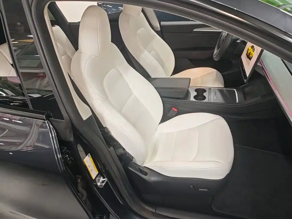 Tesla Model Y — миниатюра 25