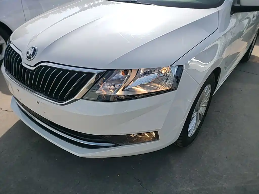 Skoda Rapid — миниатюра 24