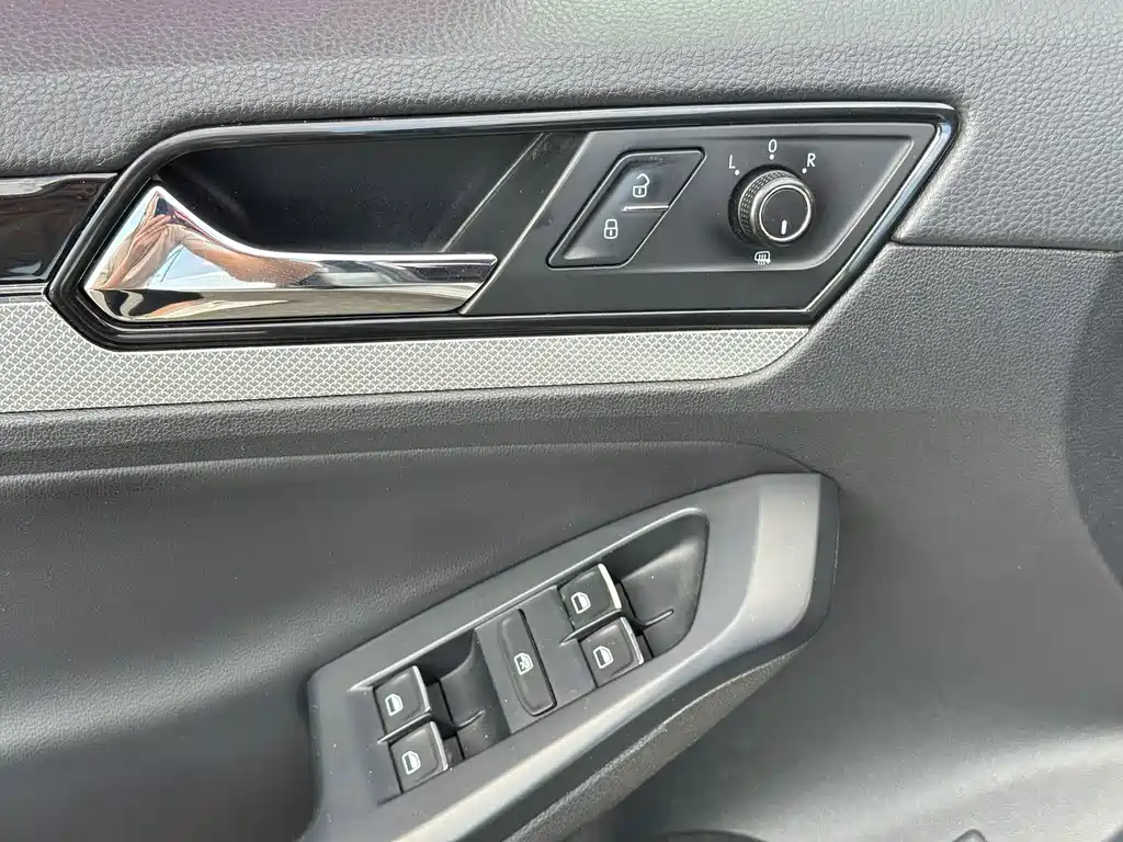 Volkswagen Sagitar — миниатюра 11