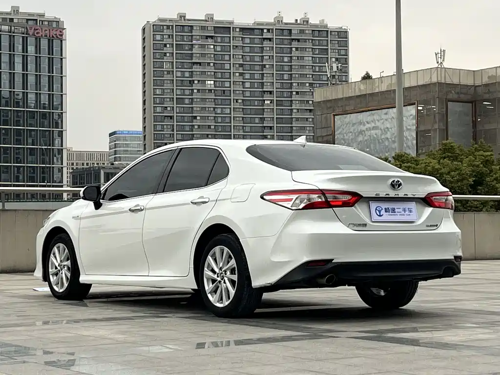 TOYOTA CAMRY
