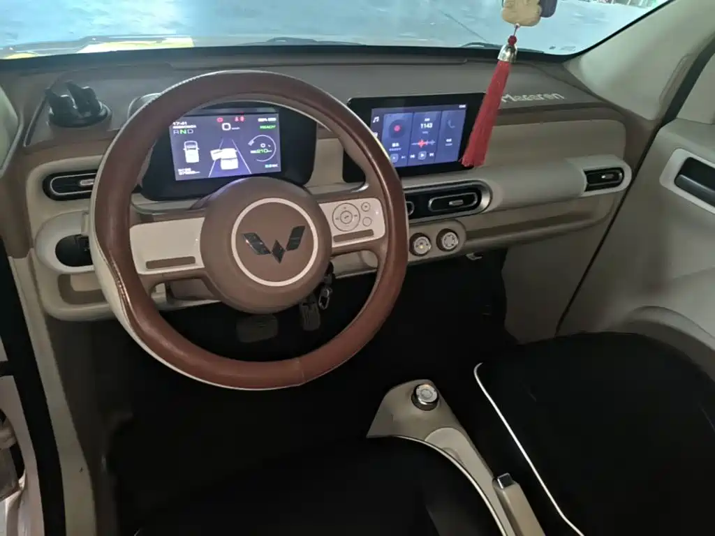 Wuling MINIEV — миниатюра 10