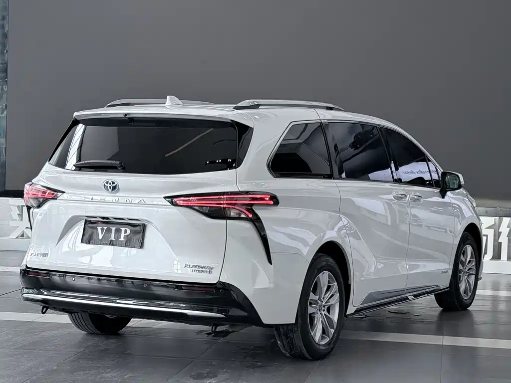 Toyota Sienna — миниатюра 5