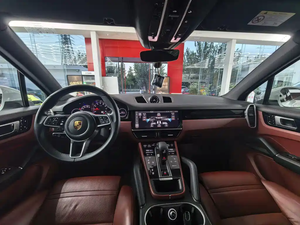 Porsche Cayenne — миниатюра 16