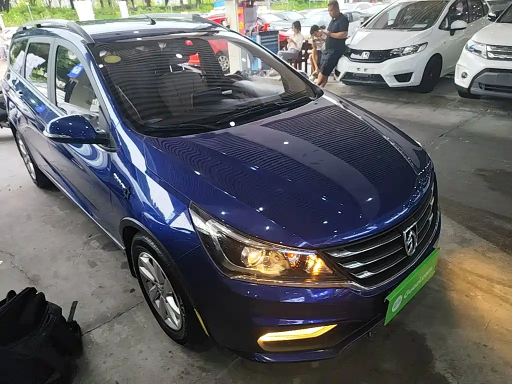 Baojun 310W — миниатюра 4