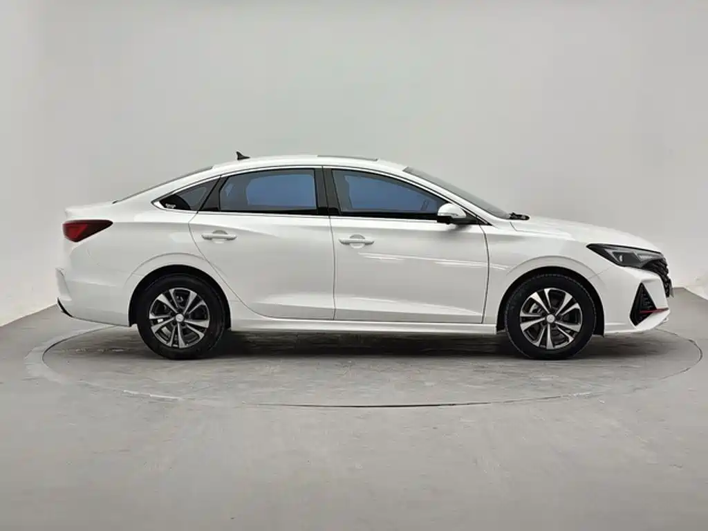 Changan Eado — миниатюра 2
