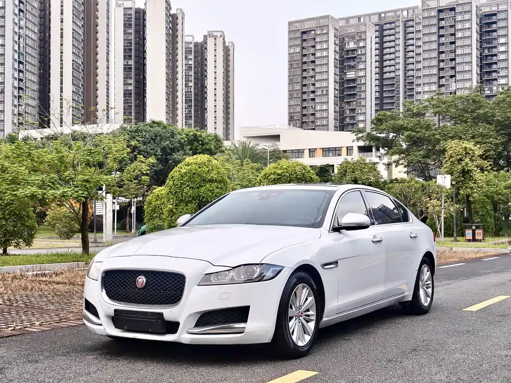 Jaguar XFL — миниатюра 2