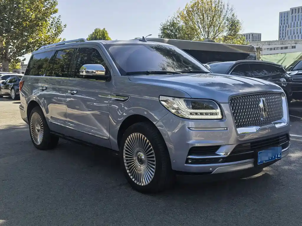 Lincoln Navigator — миниатюра 3