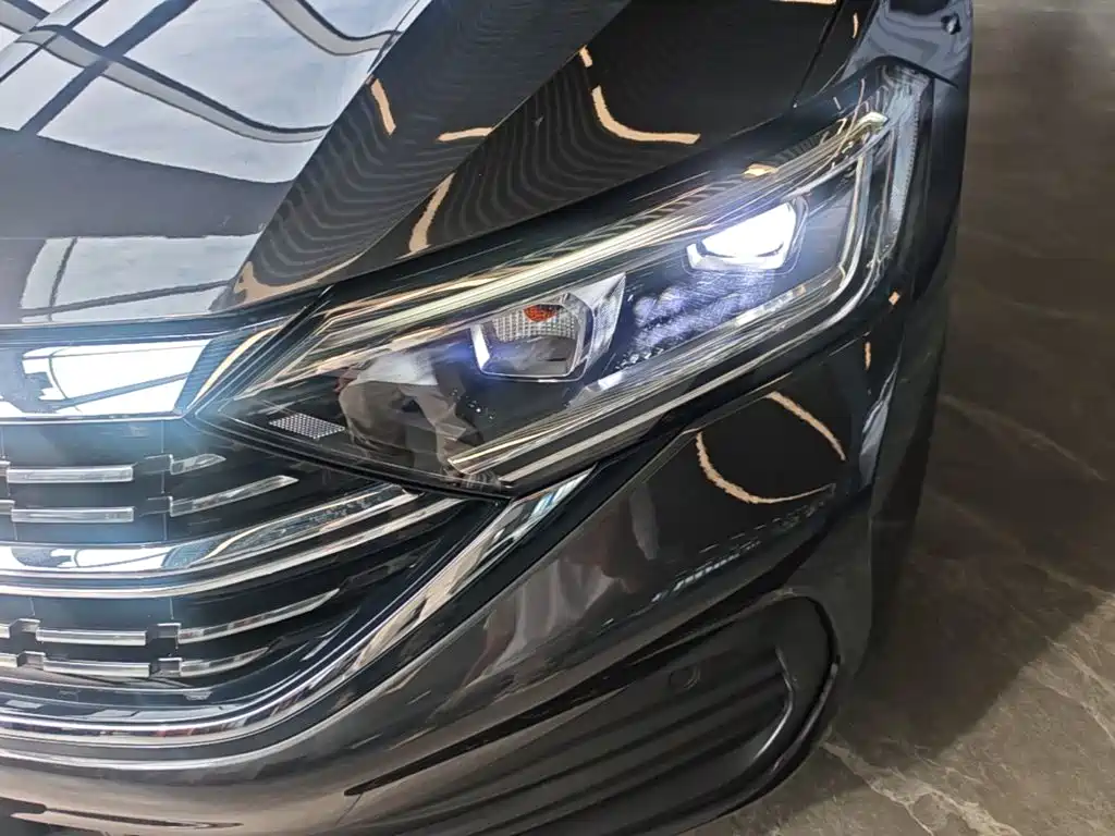Volkswagen Sagitar — миниатюра 24