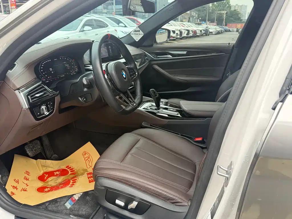 BMW 5 Series — миниатюра 9