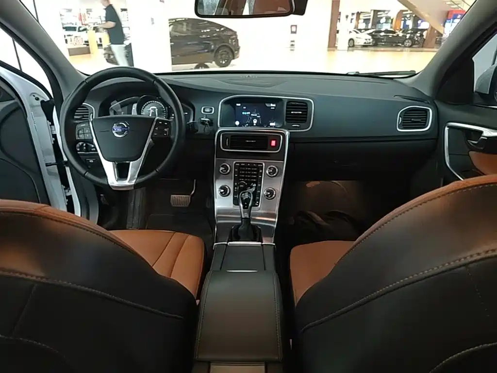 Volvo S60 — миниатюра 10