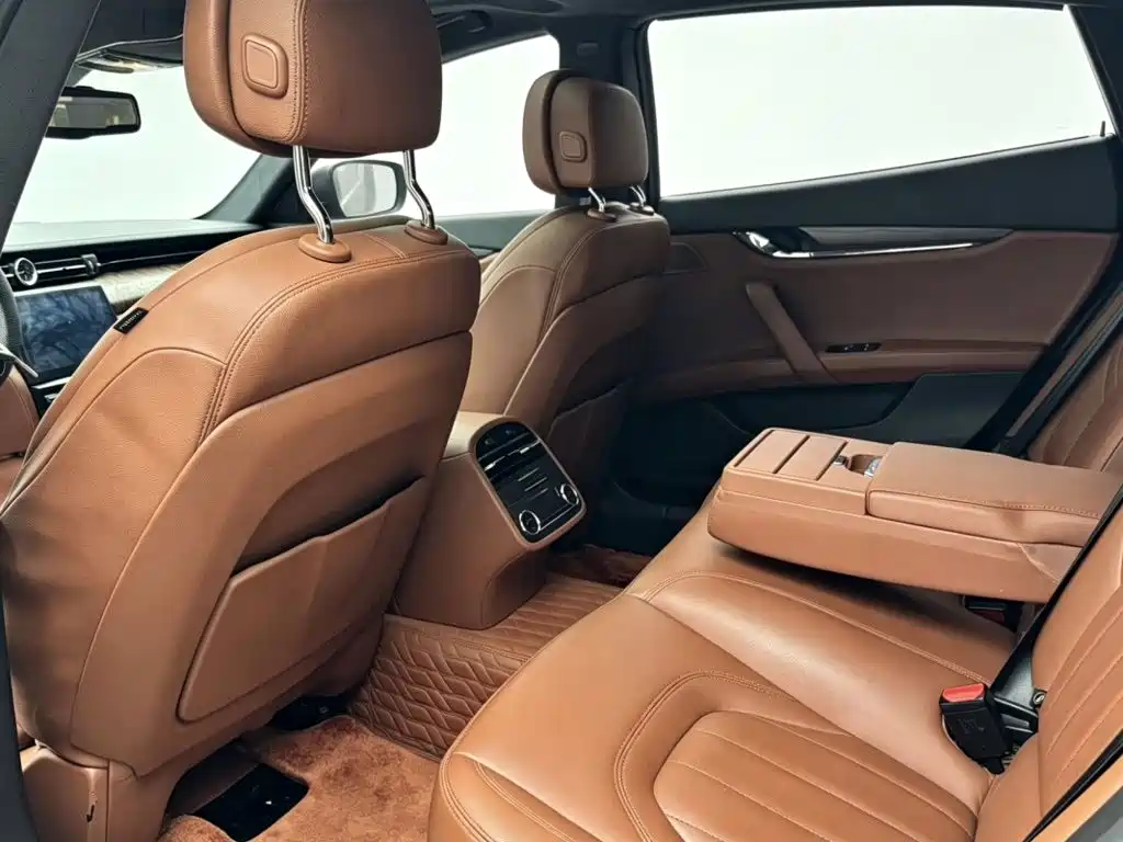 Maserati Quattroporte — миниатюра 6