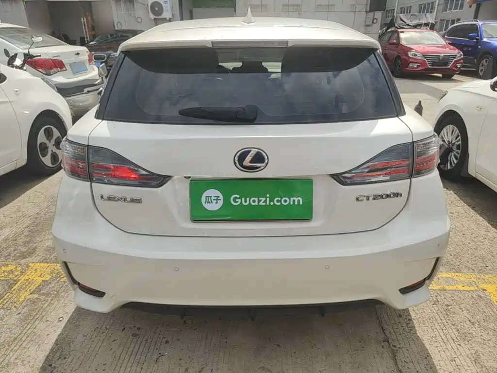 Lexus CT — миниатюра 6