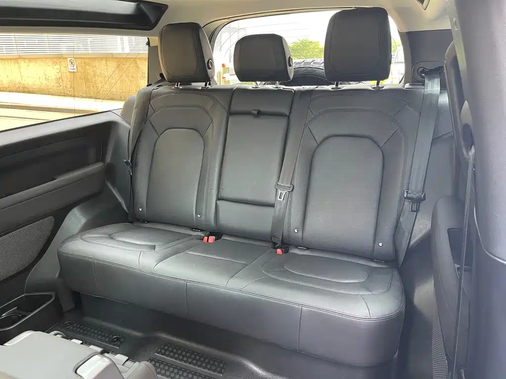 Land Rover Defender — миниатюра 18