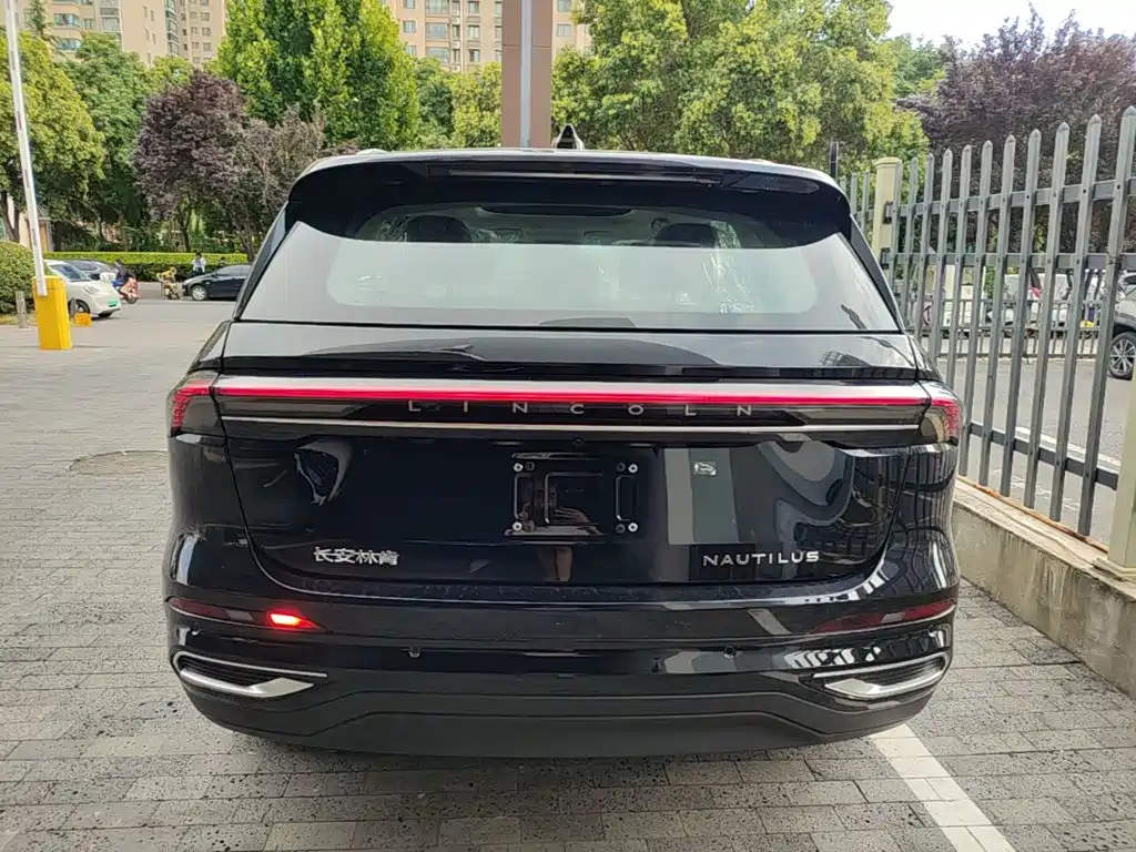Lincoln Nautilus — миниатюра 6