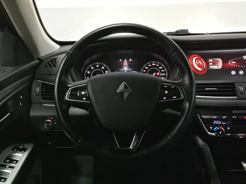 Borgward BX7 — миниатюра 11