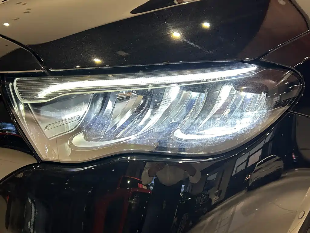 Mercedes-Benz E-Class — миниатюра 2