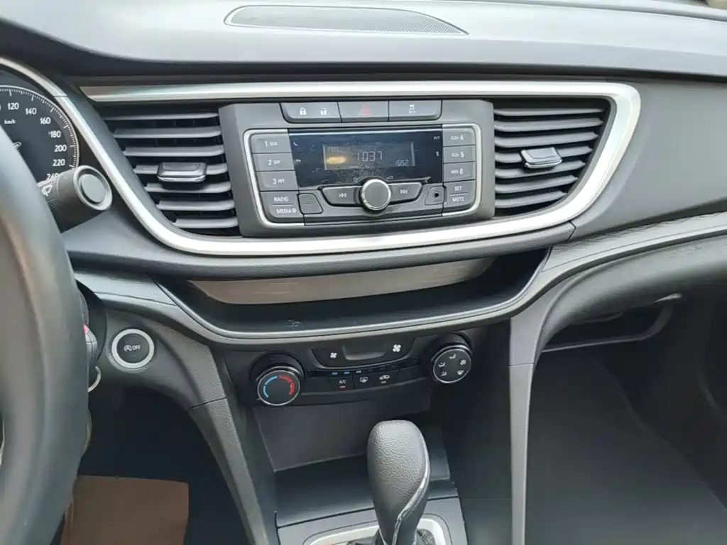 Buick Excelle — миниатюра 13
