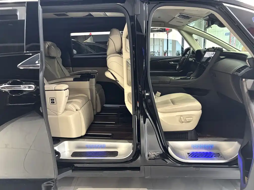 Toyota Alphard 2024 2.5L Luxury