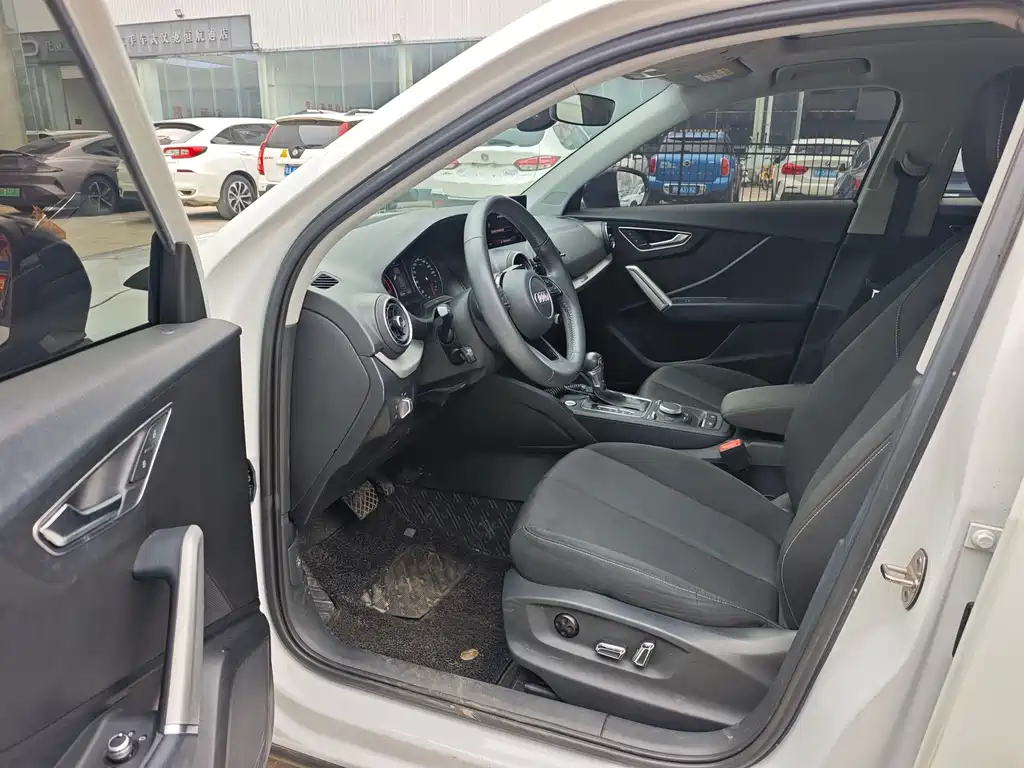 Audi Q2L — миниатюра 5