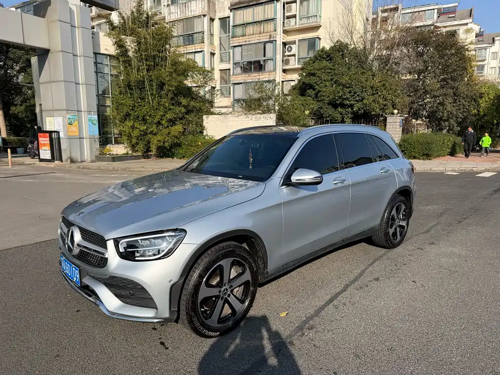 MERCEDES-BENZ GLC